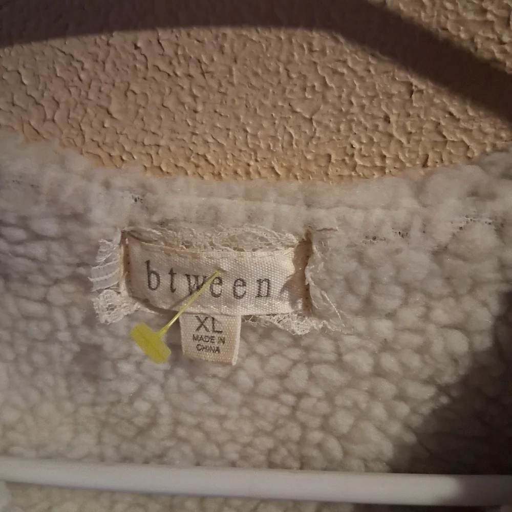 Btween Faux Swede Fall Vets Sherpa Lined XL - Picture 2 of 6